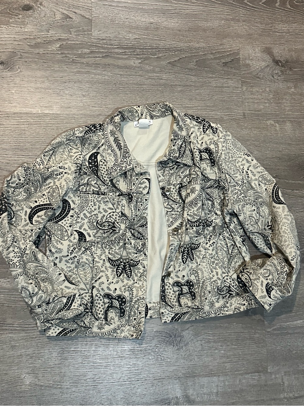 J. Marco Women’s Paisley Print Cropped Jacket Size Medium Black & White‎ Button